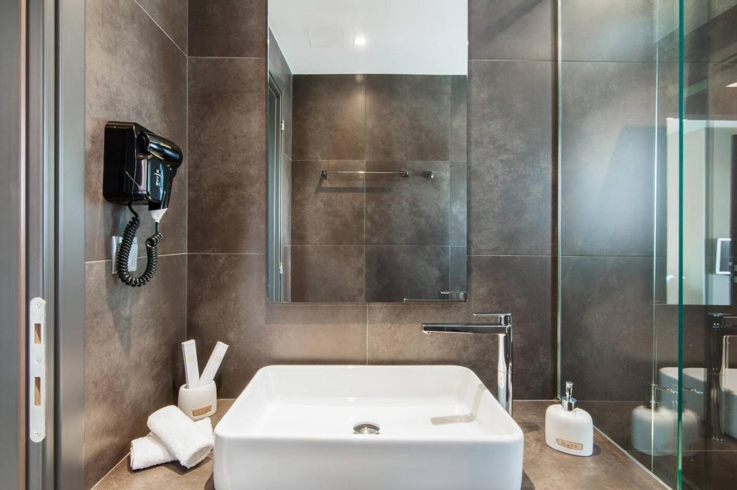 Ma Maison Nο 1, Penthouse, Acropolis And Lycabettus View, Ultra High Speed Internet 300 Mbps, 15' To Acropolis By Metro, 1' From Metro Station Atenas Exterior foto
